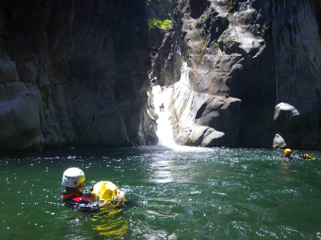 Trou-blanc-canyons-canyoning-REUNION-15