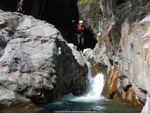 El barranco de Trou Blanc, barranquismo en la isla Réunion.