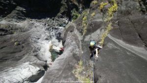 Escalada deportiva de varios largos en el Piton de Sucre, isla Réunion, Cilaos.